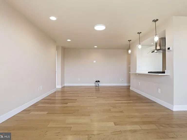 4520 King St #804 — Photo 13