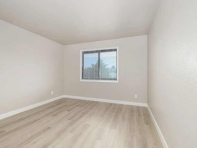 1105 Rock Ave — Photo 14