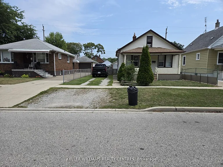 1868 Albert Rd — Photo 1