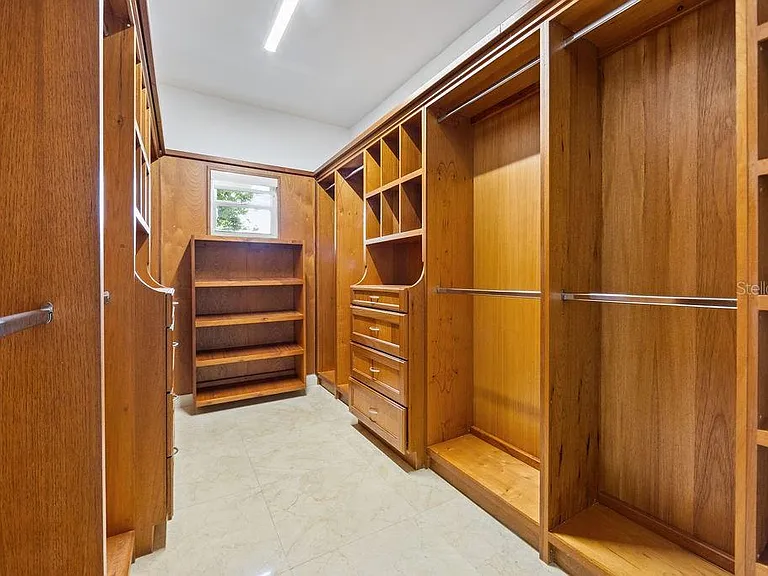 20 Carrian Court #401 — Photo 17