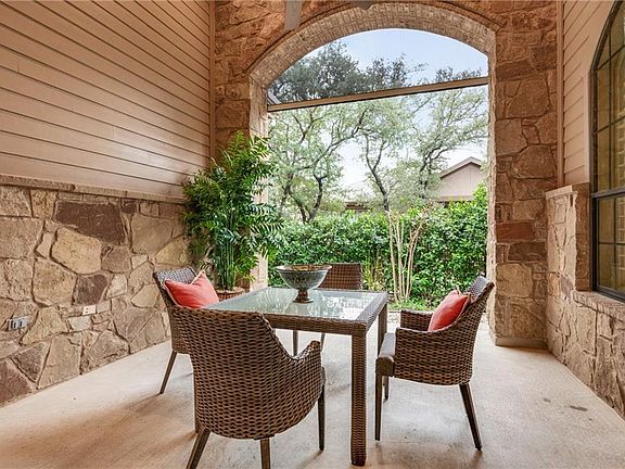 4th image of 24 Prestonwood Cir
