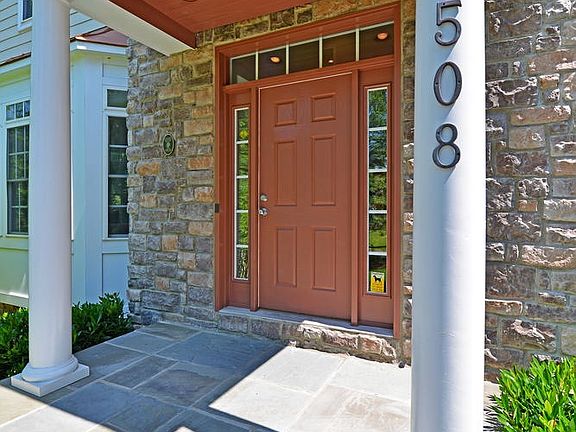 2nd image of 1508 Dade Ln