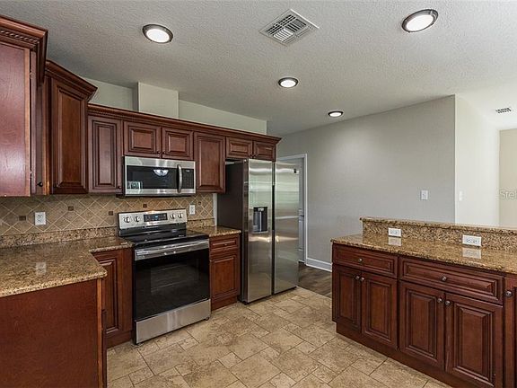 3rd image of 980 Eastlake Dr