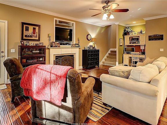 4th image of 28 Victoria Square Dr