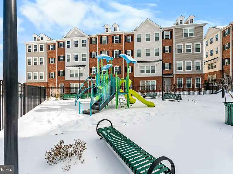 4520 Reaney Ln #483 — Photo 32