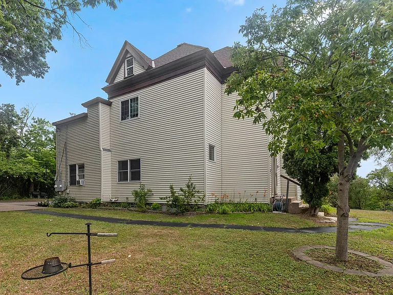 515 Whitall St #A — Photo 2