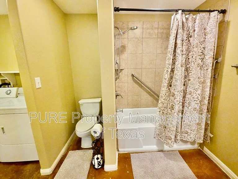 1623 Breezy Cv — Photo 14