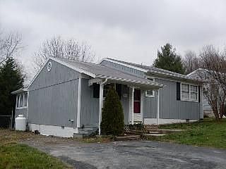 1st image of 115 Vista Dr