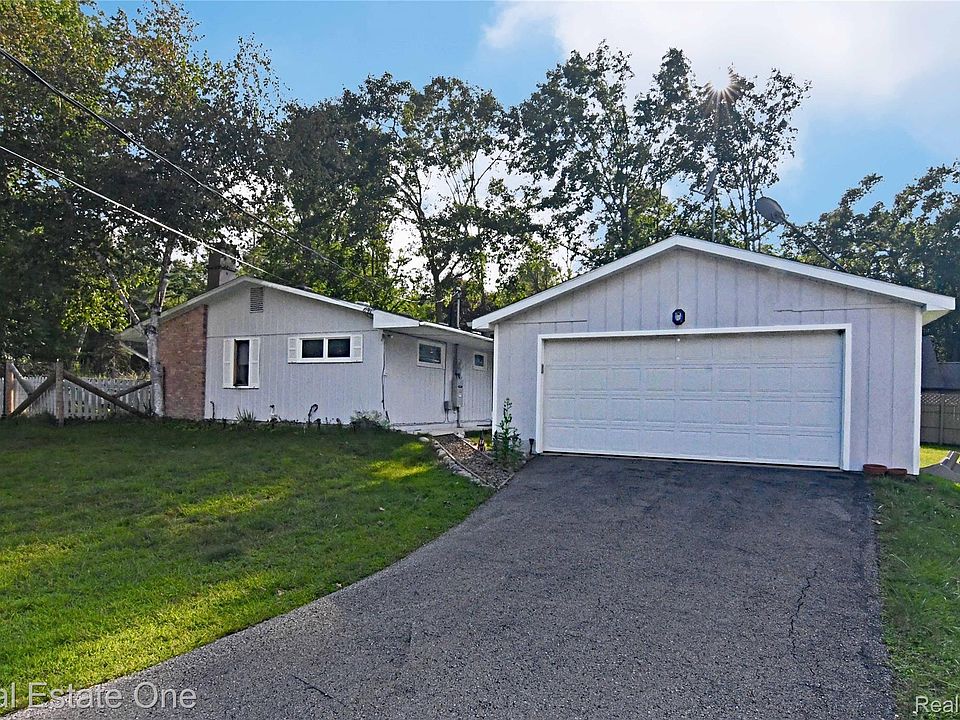 1st image of 4255 N Ash Rd