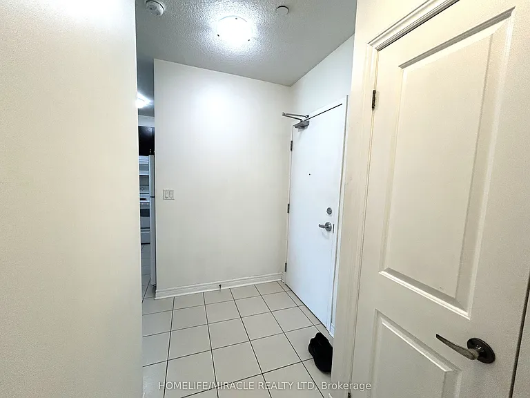 7400 Markham Rd #423 — Photo 31