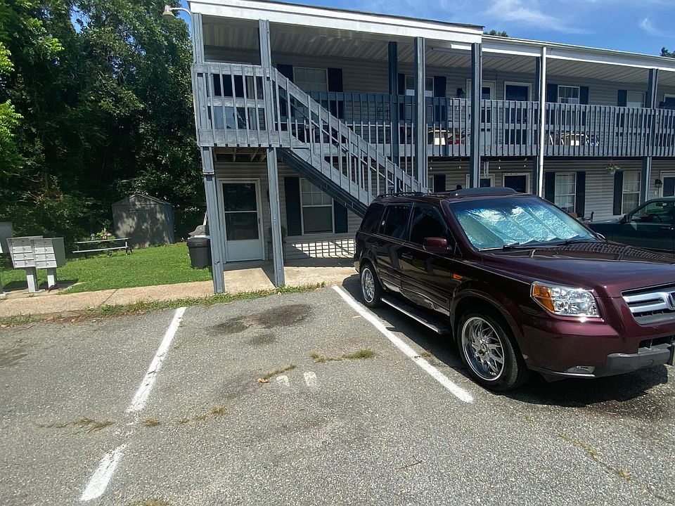 1st image of 224 Pennsylvania Ave APT 1