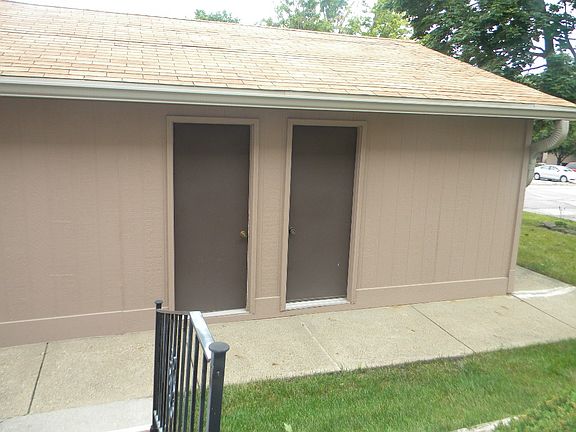 4th image of 4849 Woodland Ave Unit 2