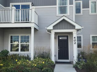 303 Kingsport Dr, South Elgin, IL 60177