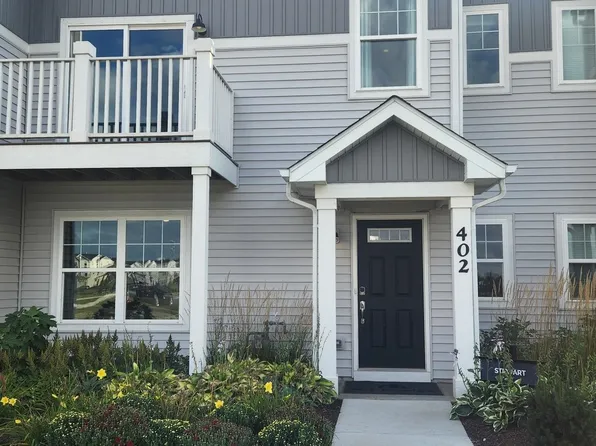 303 Kingsport Dr, South Elgin, IL 60177