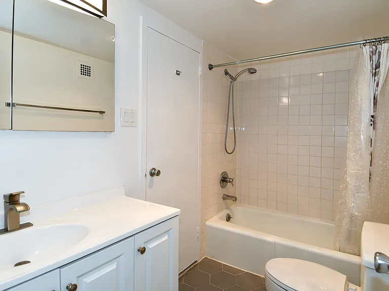 4515 Willard Ave #1201S — Photo 12