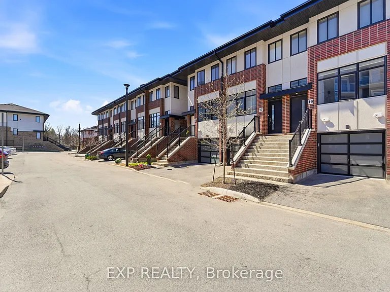 19 Markle Cres — Photo 3