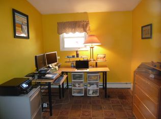 16 Edgewater Rd, Hewitt, NJ 07421