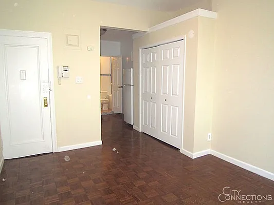 Rented by City Connections Realty | media 16