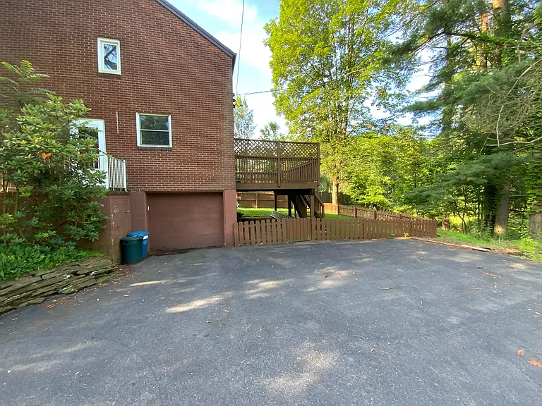 2287 Reis Run Rd — Photo 3