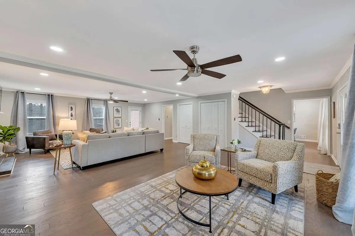 4 bed, 3.5 bath, 3150 sqft, $8,995 — Photo 3