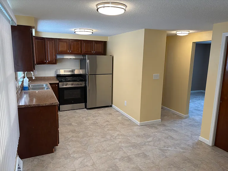1289 E & West Rd #LEFT — Photo 6