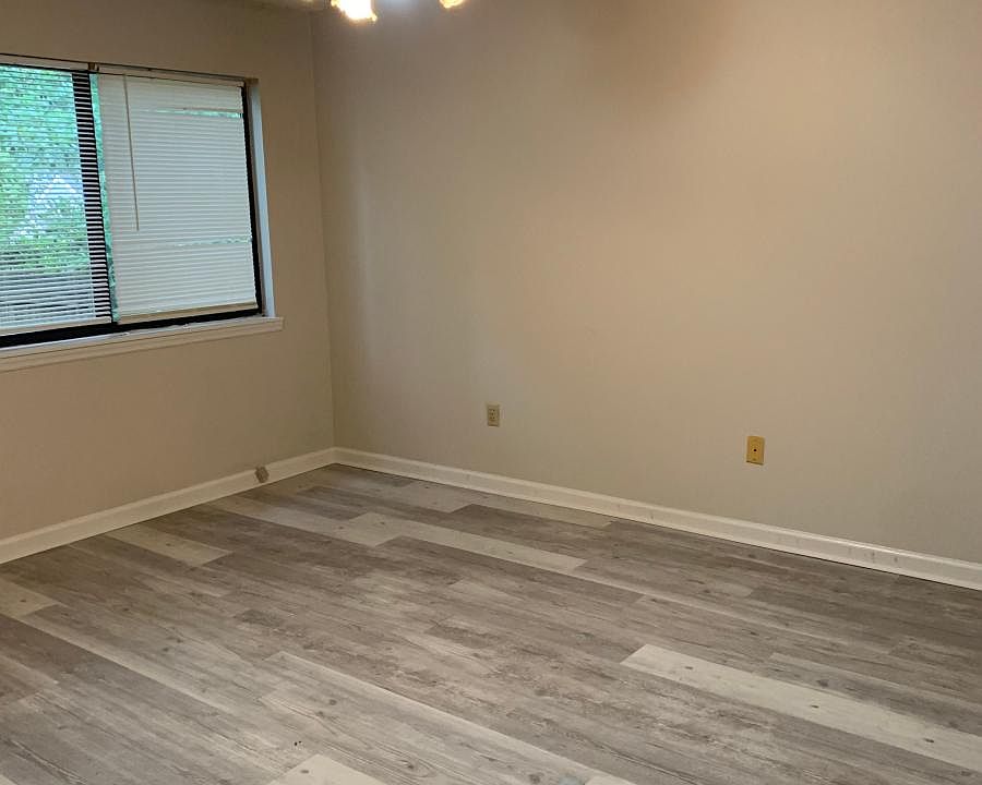 1st image of 333 Somerset Dr