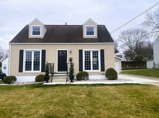 1450 Ries St, Barberton, OH 44203