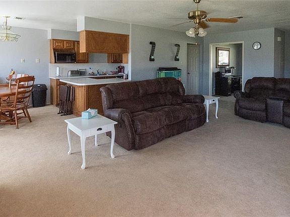 5th image of 317 South Cir