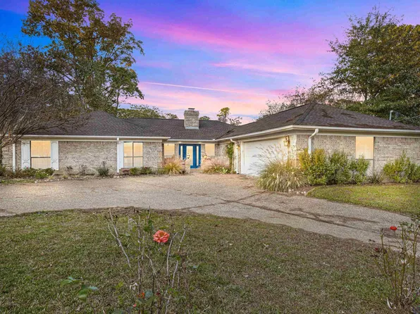 5 Amy Scott Ct, Longview, TX 75605