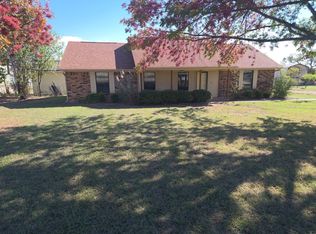 1117 Bradley Dr, Azle, TX 76020