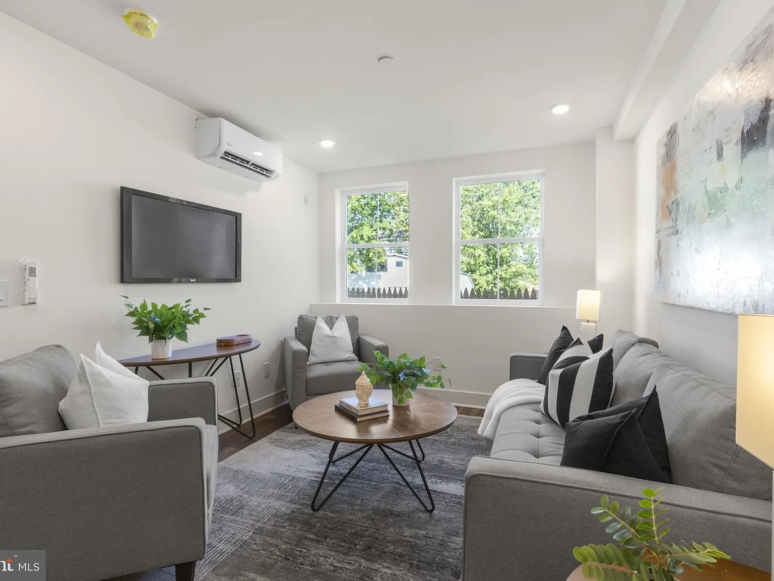 1 bed, 1.0 bath, 544 sqft, $1,395 — Photo 2