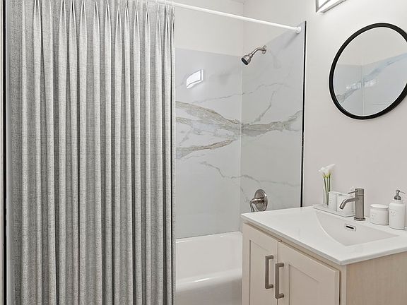 3rd image of 2923 Franklin Ave E #2F