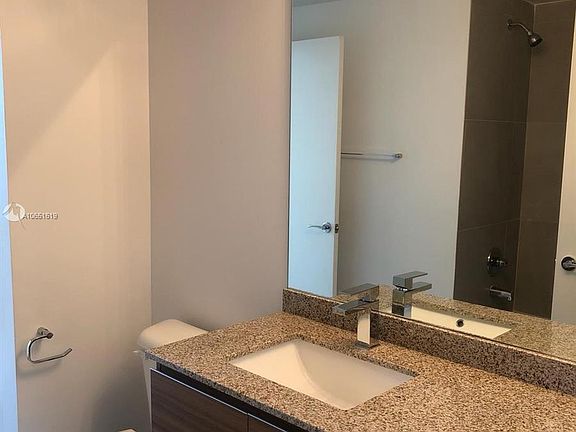 4th image of 58 NE 14th St #000