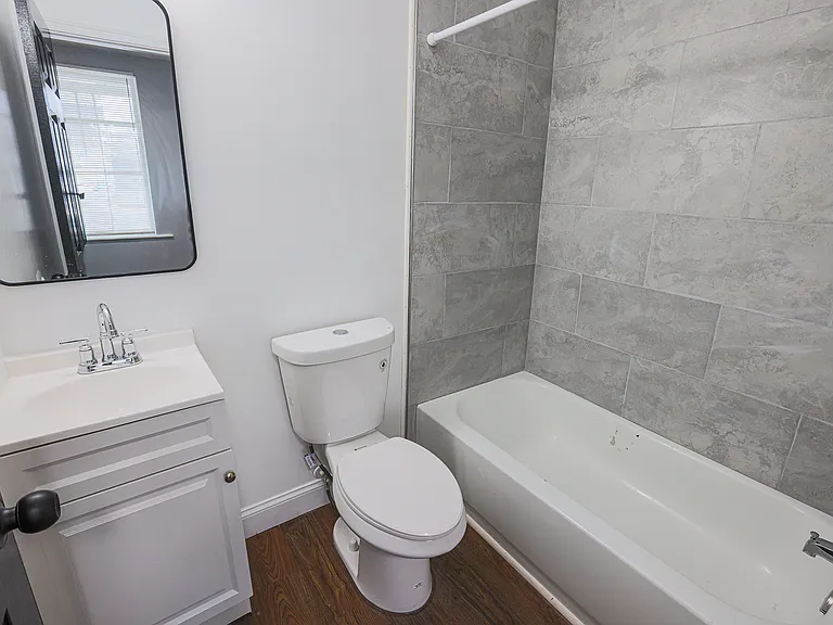 9 Glenmore Ave — Photo 28