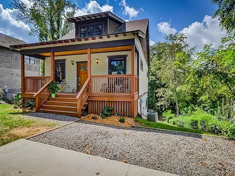 13 Reynolds Rd — Photo 1