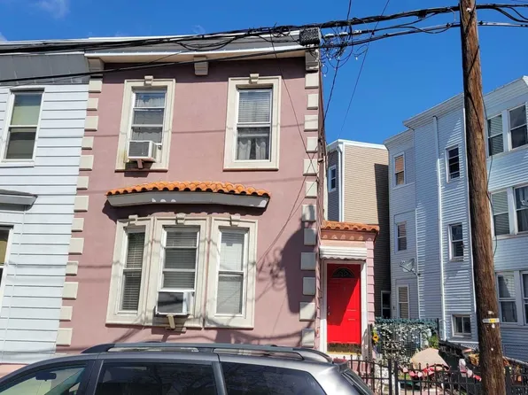 74 Lang St, Newark, NJ 07105