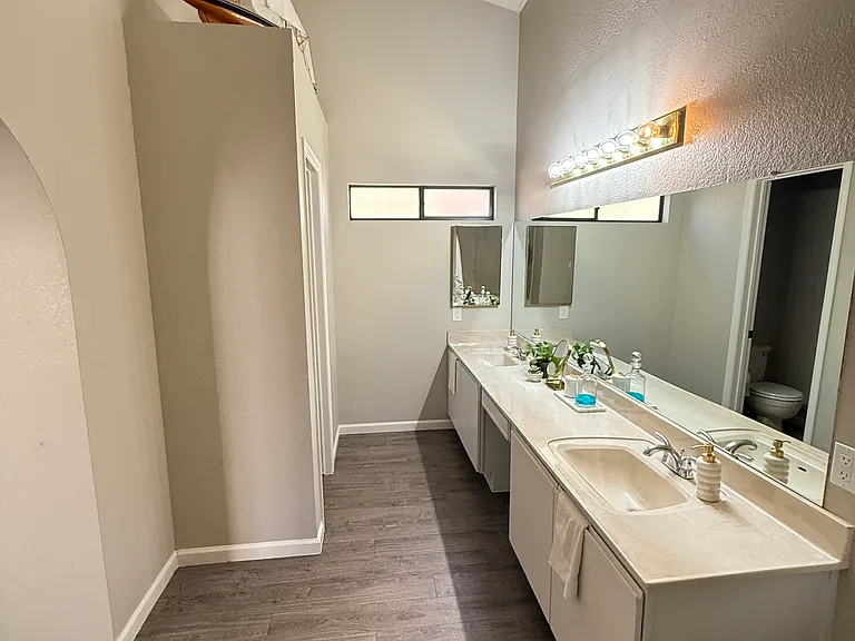 11281 E Sunnyside Dr — Photo 5