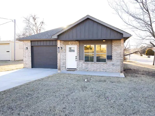 208 Fairview Ave, Ponca City, OK 74601