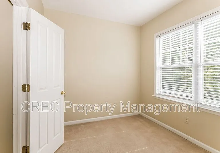 105 Barberry St — Photo 14