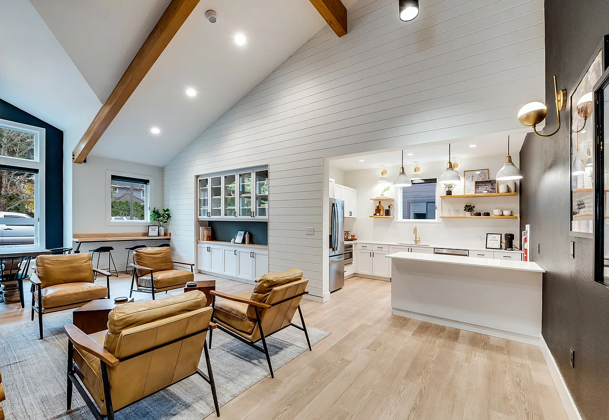 Clubhouse Kitchen and Lounge - The Preserve on Goodpasture