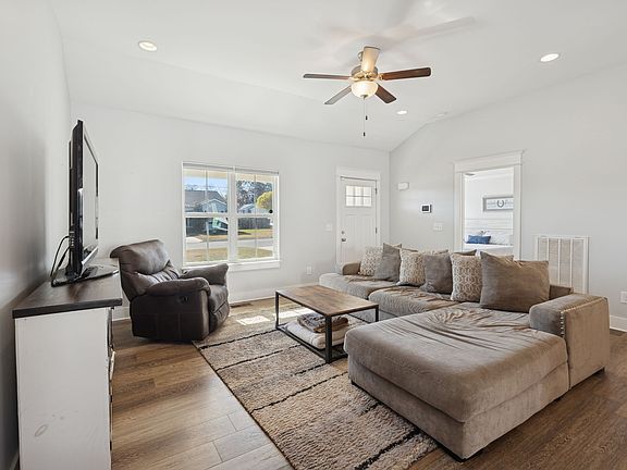 5th image of 213 Tucker Trice Blvd