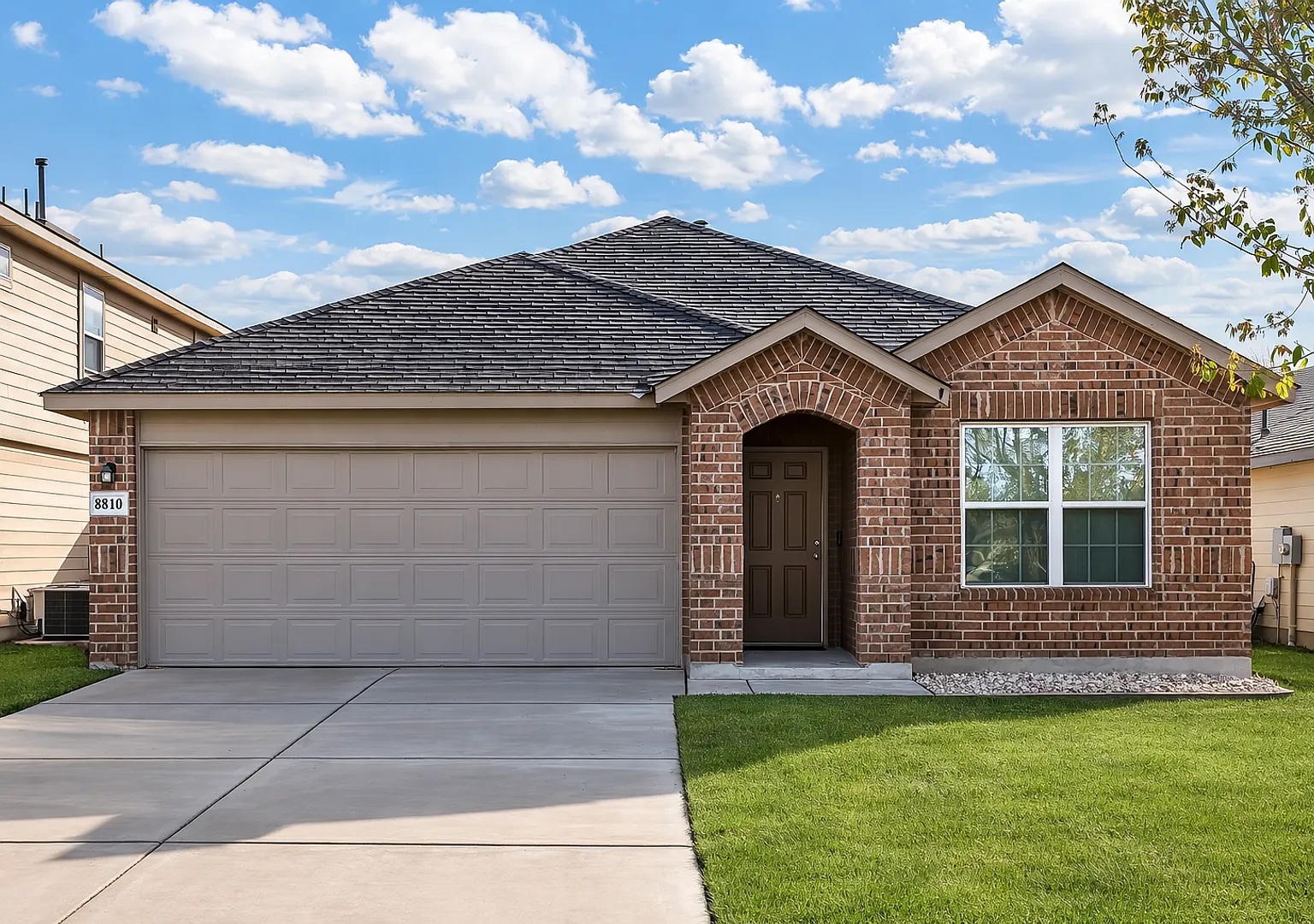 Large one story in Valley Ranch — Photo 1