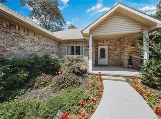 1 Totton Ln, Bella Vista, AR 72714