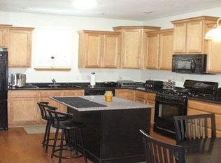 6653 Wellingham Cir, Rockford, IL 61108