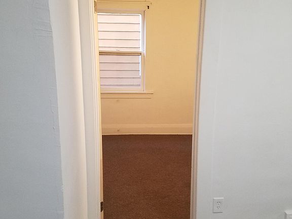 3rd image of 1329 Goodale Ave