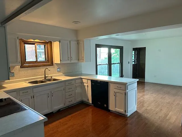 3 bed, 1855 sqft, $2,795 — Photo 2