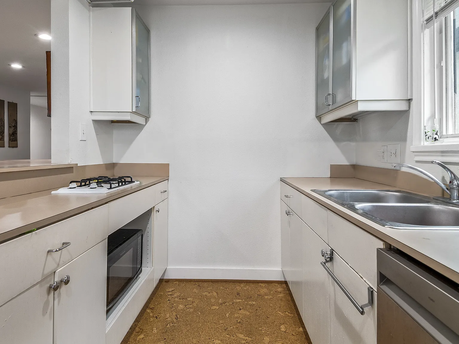 Studio, 800 sqft, $1,650 — Photo 3