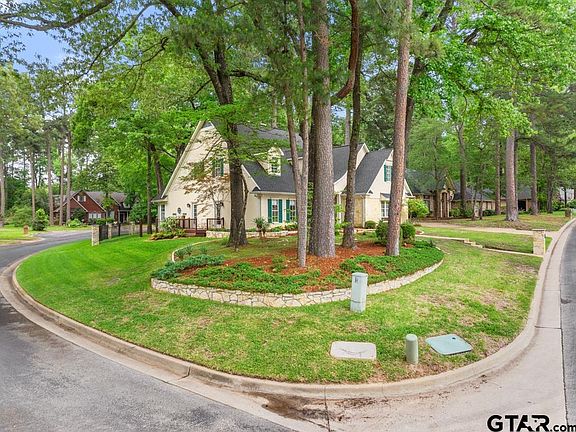 4th image of 3502 Woods Blvd
