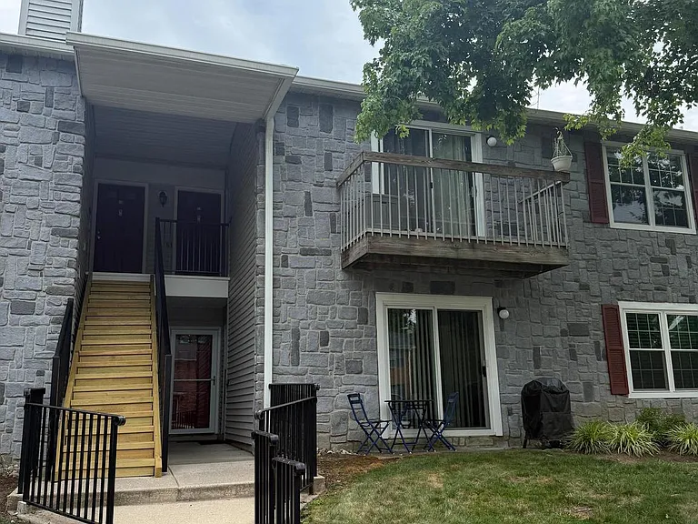 18 Quince Ct — Photo 2