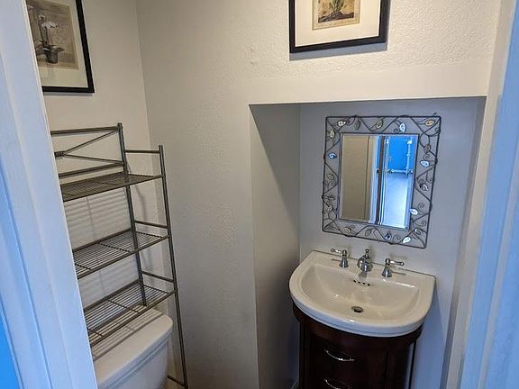 4th image of 1410 Bay Ave #1